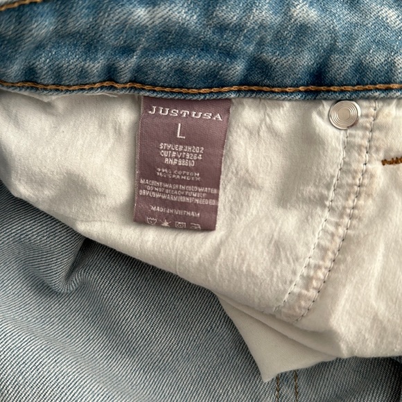 JUST USA Jean Shorts - Picture 3 of 3